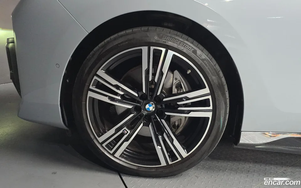 BMW i7 xDrive 60 M 2024 — thumbnail 5