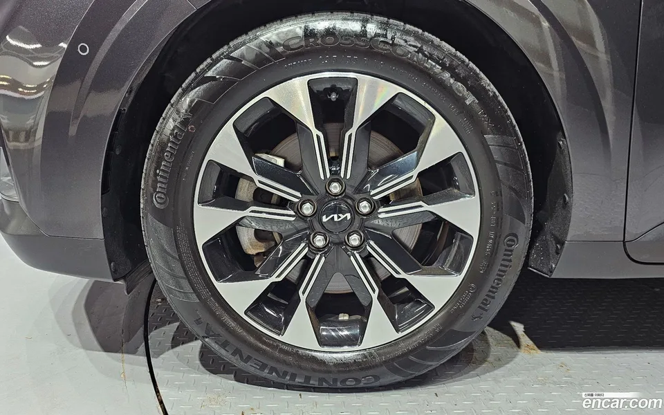 Kia Carnival 9 2023 — thumbnail 2