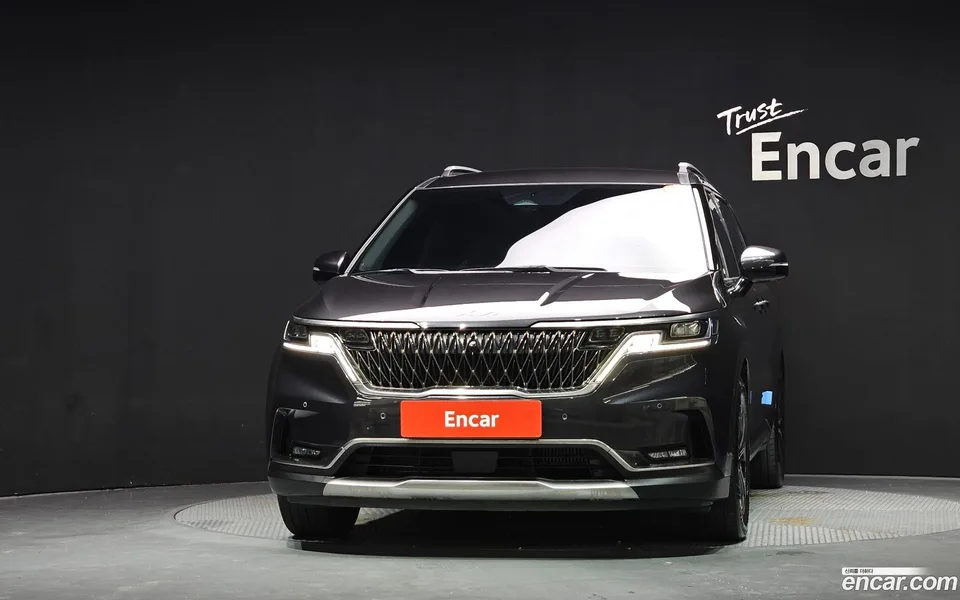 Kia Carnival 9 2023 — thumbnail 3
