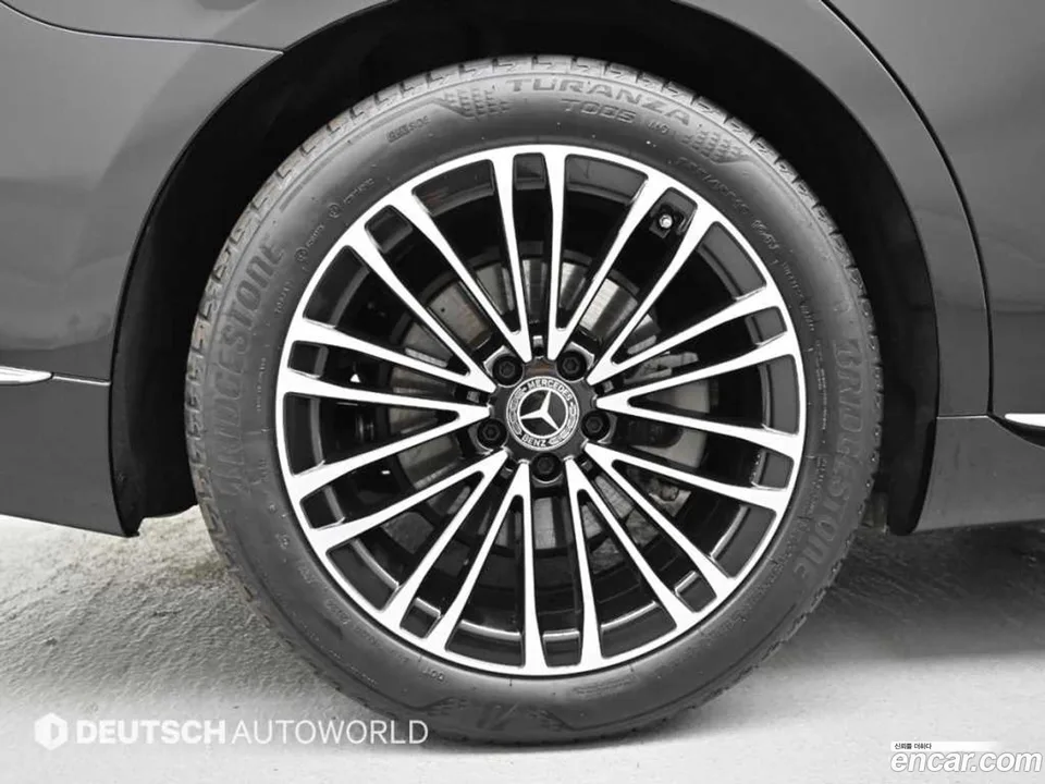 Mercedes-Benz S-Class S350 d 4MATIC 2025 — thumbnail 2