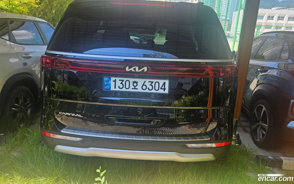 Kia Carnival 9 2023 — миниатюра 2