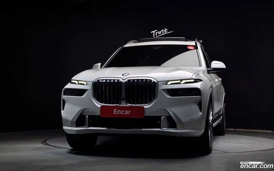BMW X7 xDrive 40i 6 2023 — thumbnail 3
