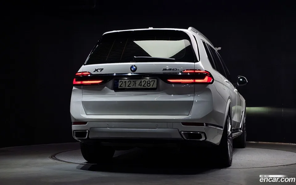 BMW X7 xDrive 40i 6 2023 — thumbnail 4