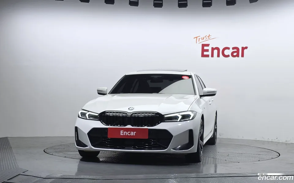 BMW 3 Series 320i M 2024 — thumbnail 3