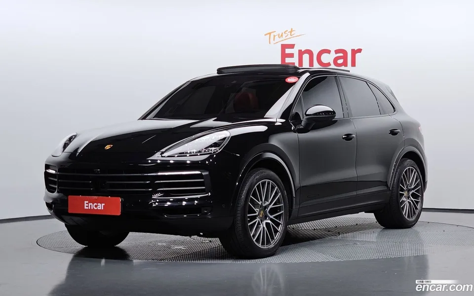 Porsche Cayenne 3.0 2023 — photo 1, buy with delivery to Moscow