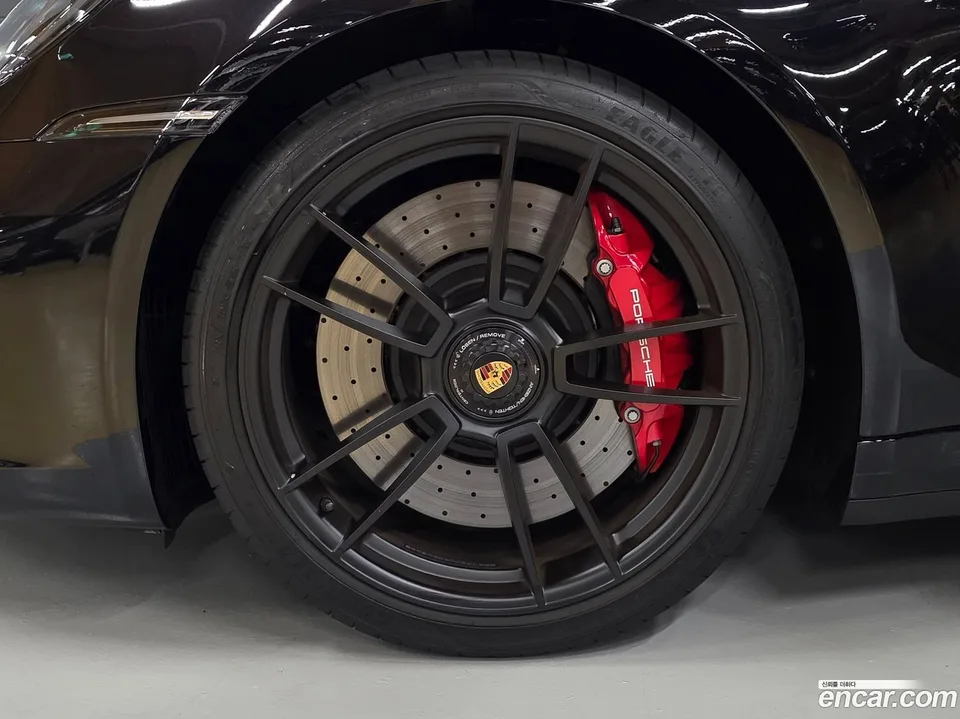 Porsche 911 (992) 4 GTS 2023 — thumbnail 2