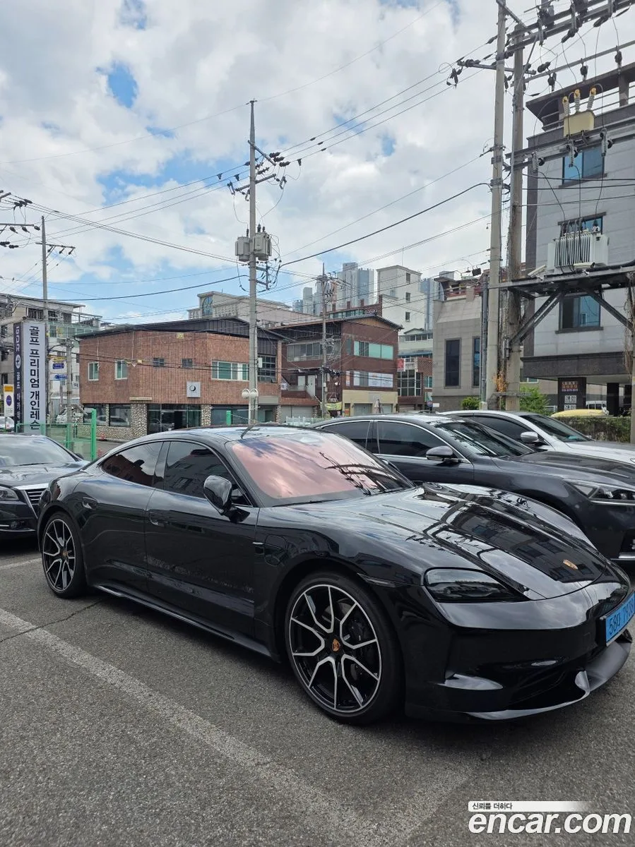 Porsche Taycan 4 2026 — thumbnail 4