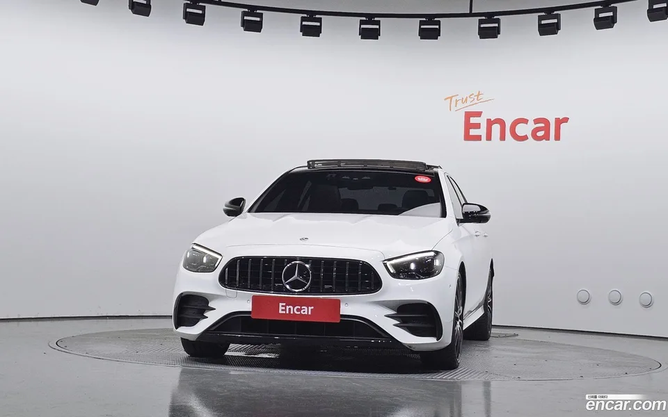 Mercedes-Benz E-Class E350 4MATIC AMG Line 2023 — thumbnail 3
