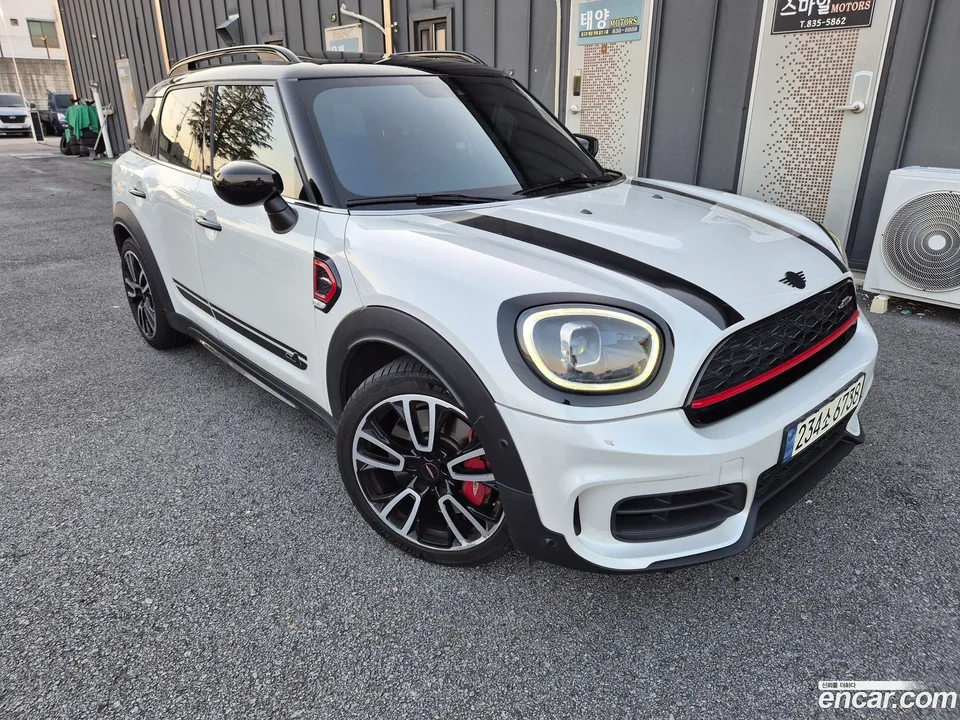 MINI Cooper S Countryman JCW 2023 — thumbnail 2