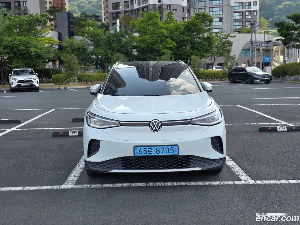 Volkswagen ID.4 2025 — photo 1, buy with delivery to Moscow