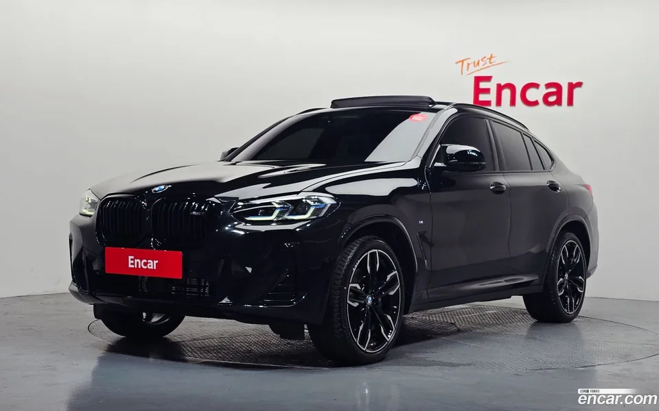 BMW X4 xDrive M40i 2022 — photo 1, buy with delivery to Moscow
