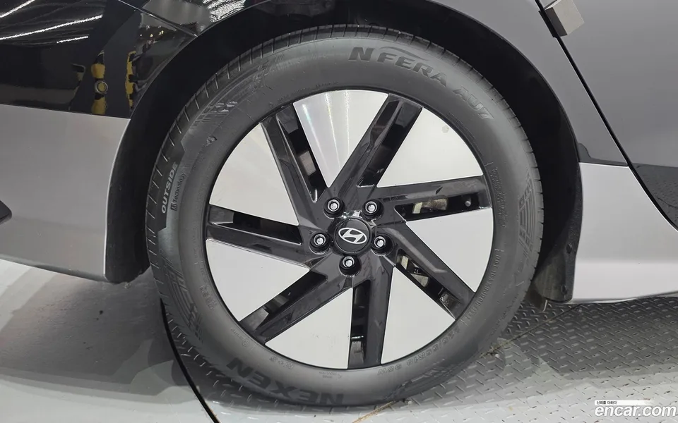 Hyundai Ioniq 6 2023 — thumbnail 2