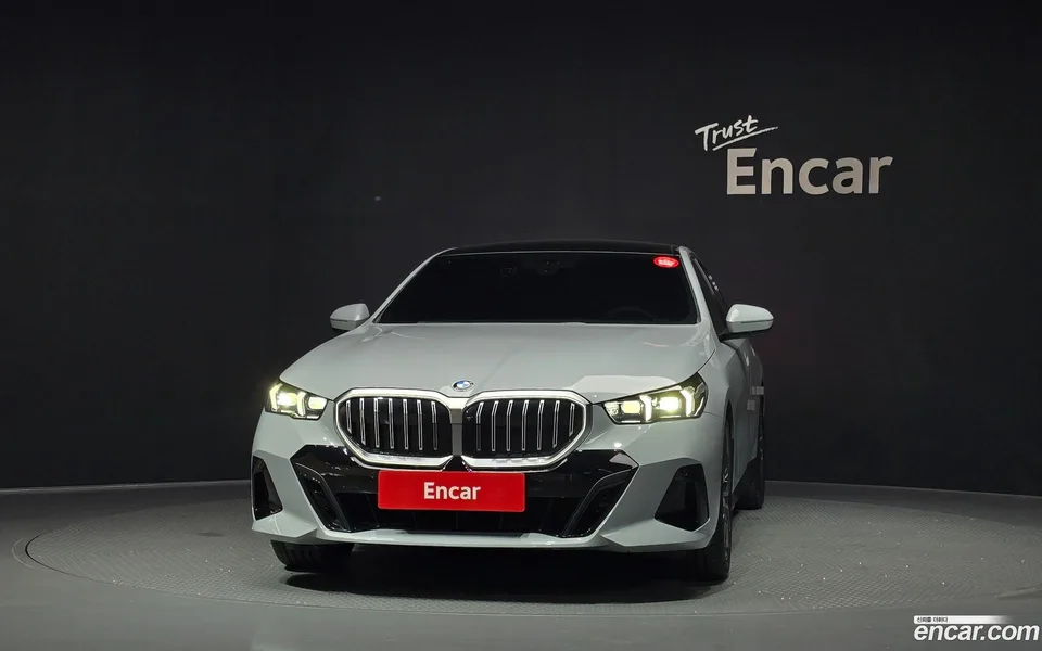 BMW 5 Series 520i M 2026 — thumbnail 3