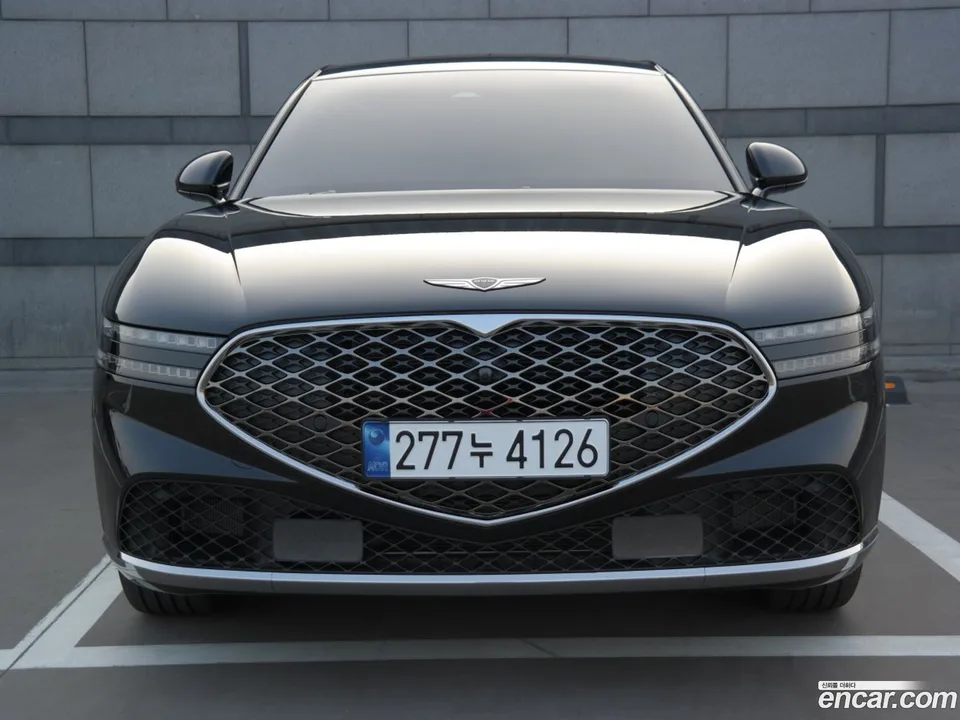 Genesis G90 3.5 e-S/C AWD 2023 — photo 1, buy with delivery to Moscow