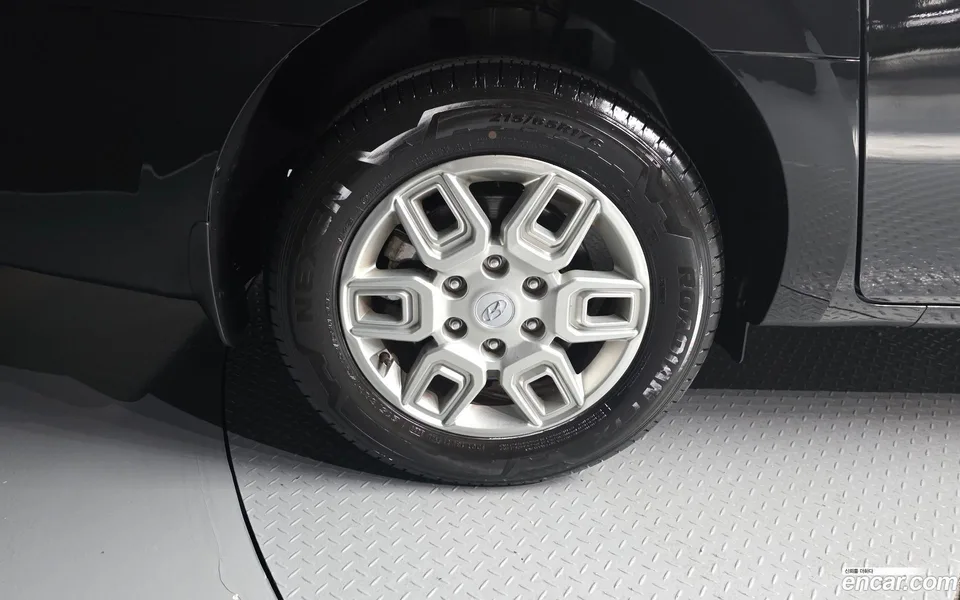 Hyundai Staria 3 2023 — thumbnail 2