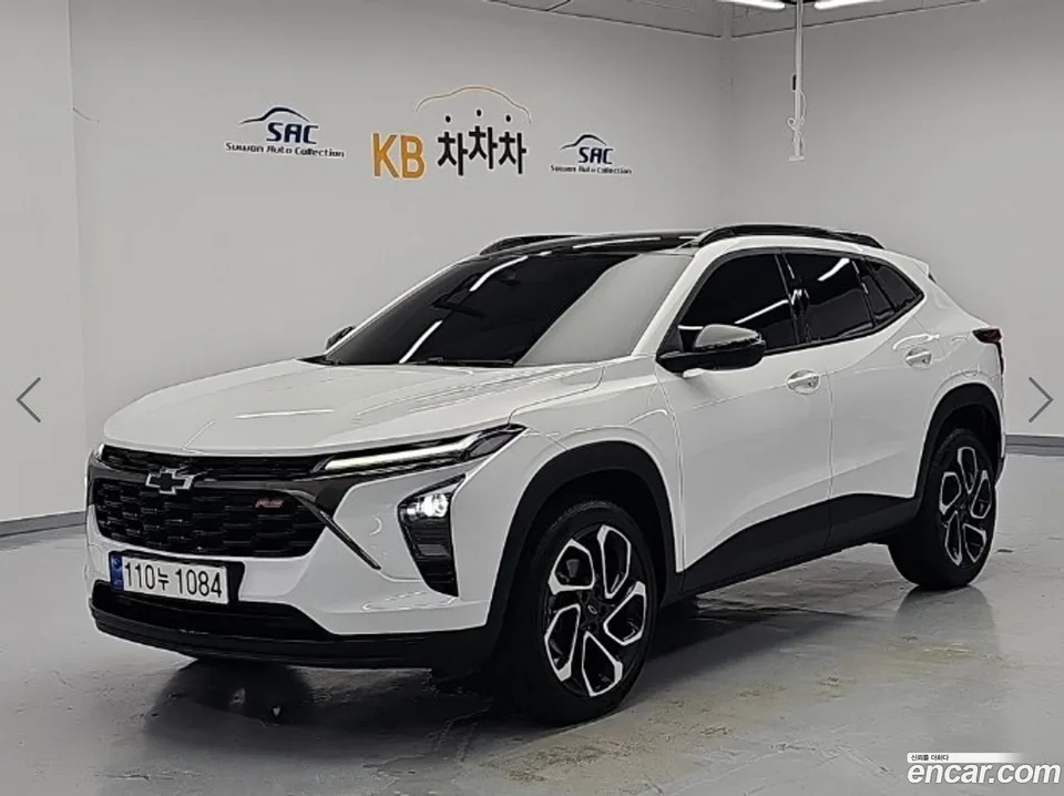 Chevrolet Trax Crossover 1.2 RS 2023 — photo 1, buy with delivery to Moscow