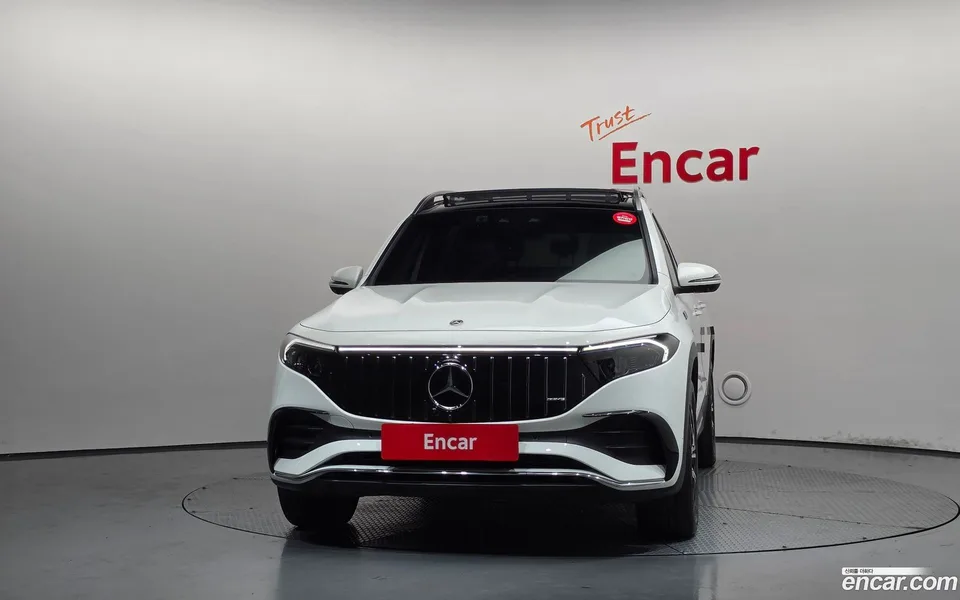 Mercedes-Benz EQB EQB300 4MATIC AMG 2023 — thumbnail 3