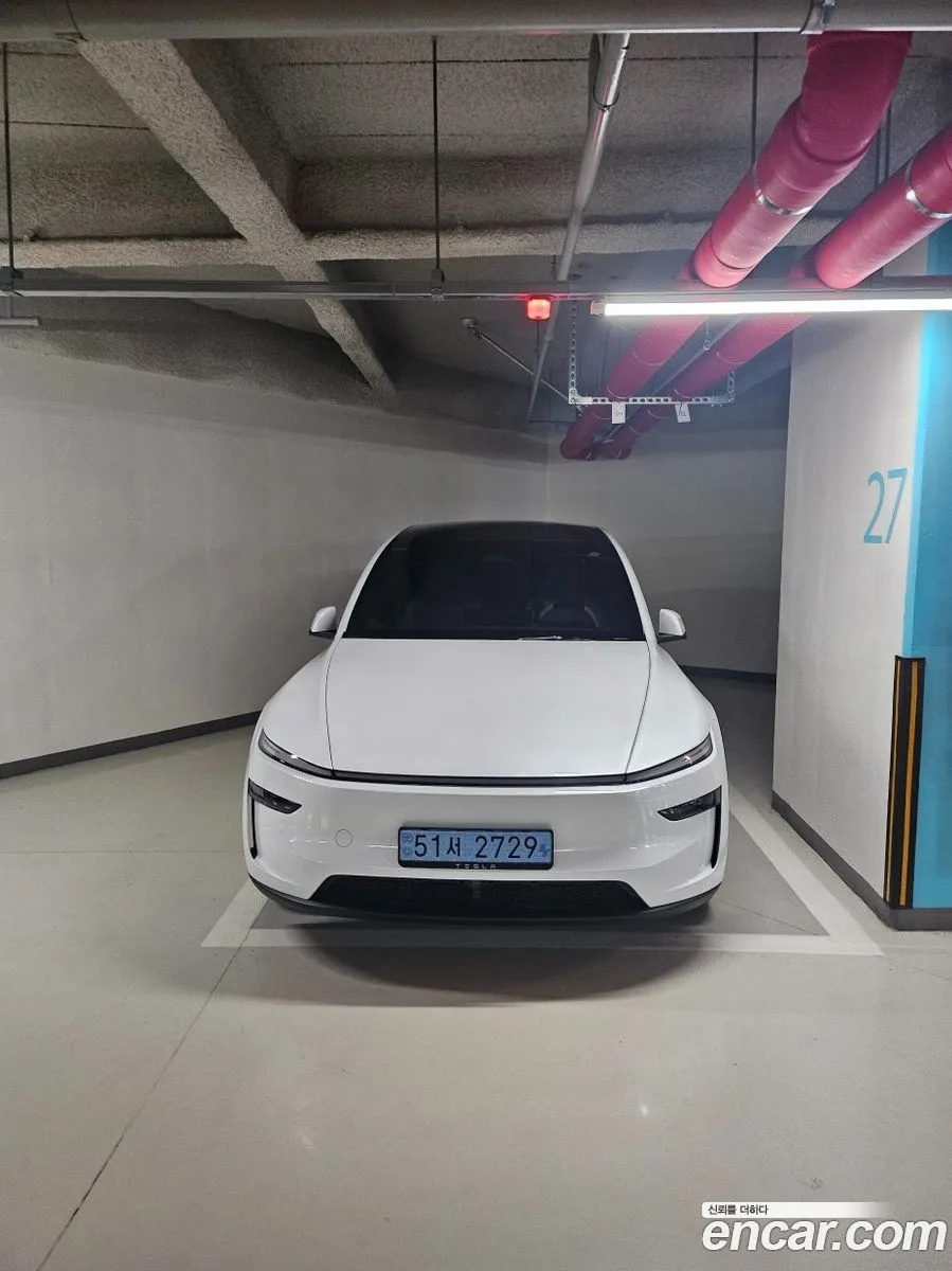 Tesla Model Y L AWD 2026 — photo 1, buy with delivery to Moscow