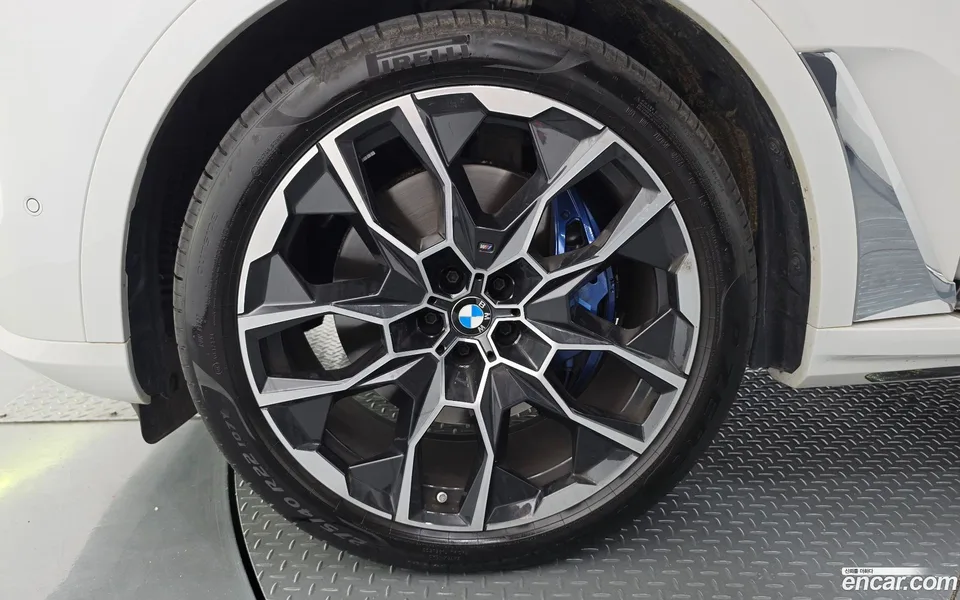 BMW X7 xDrive 40d M 6 2025 — thumbnail 2