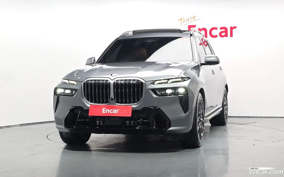 BMW X7 xDrive 40i M 6 2023 — thumbnail 3