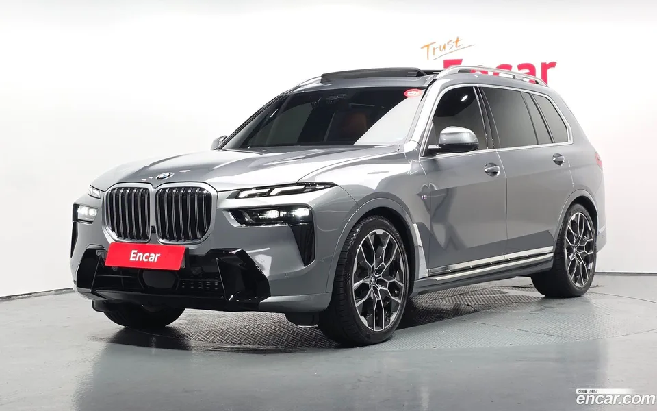 BMW X7 xDrive 40i M 6 2023 — photo 1, buy with delivery to Moscow