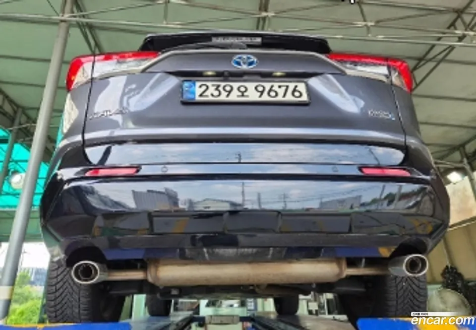 Toyota RAV4 2.5 4WD PHEV XSE 2023 — thumbnail 2
