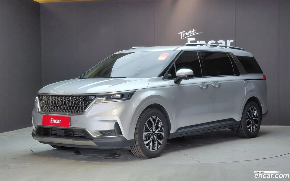 Kia Carnival 9 2022 — фото 1, купить с доставкой в Москву