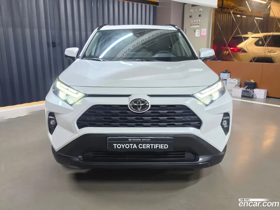 Toyota RAV4 2.5 2WD XLE 2025 — thumbnail 3