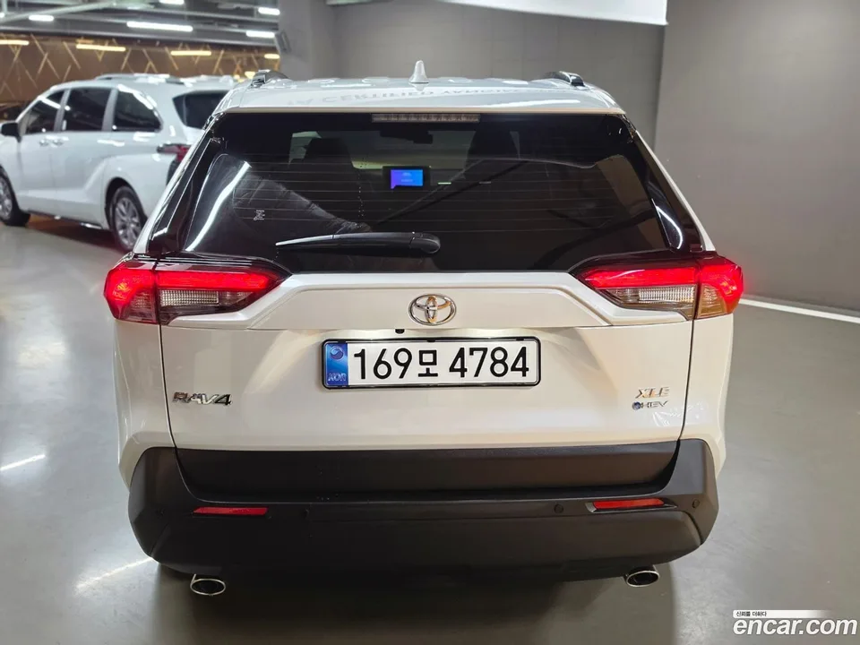 Toyota RAV4 2.5 2WD XLE 2025 — thumbnail 4