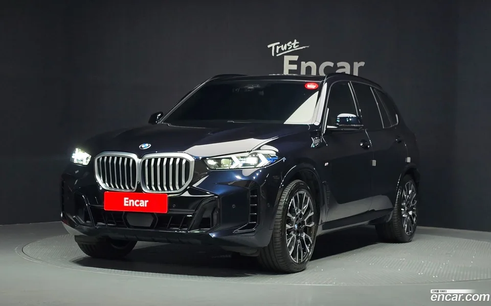 BMW X5 xDrive 40i M 2023 — photo 1, buy with delivery to Moscow