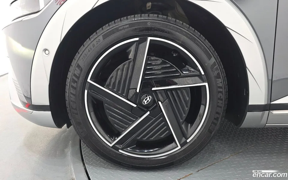 Hyundai Ioniq 5 AWD 2025 — thumbnail 2