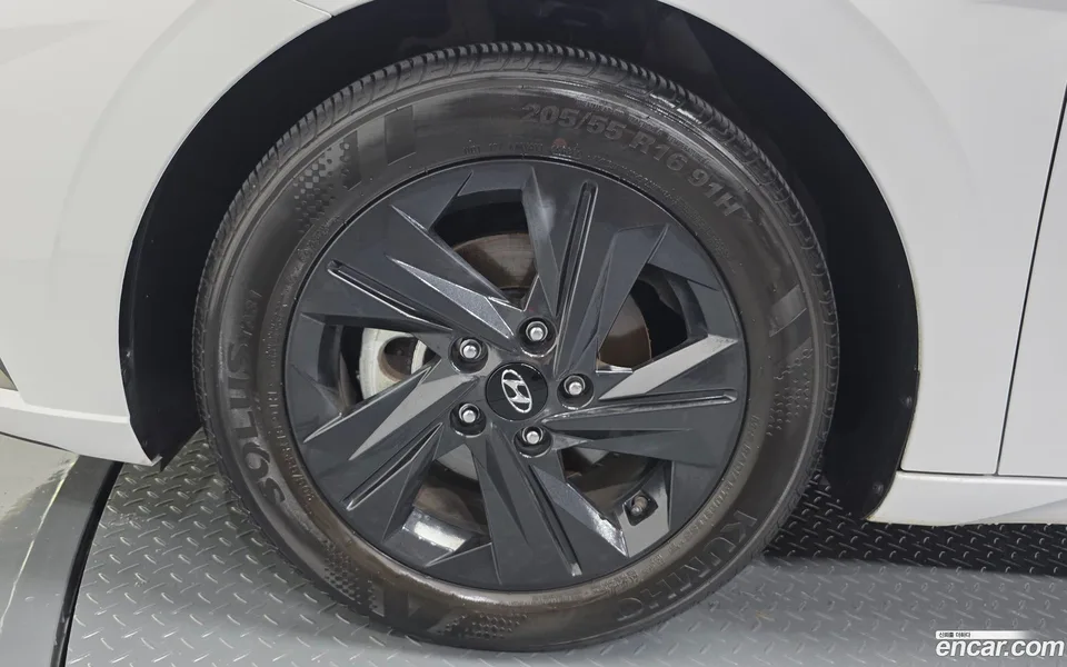 Hyundai Avante 1.6 2022 — thumbnail 2