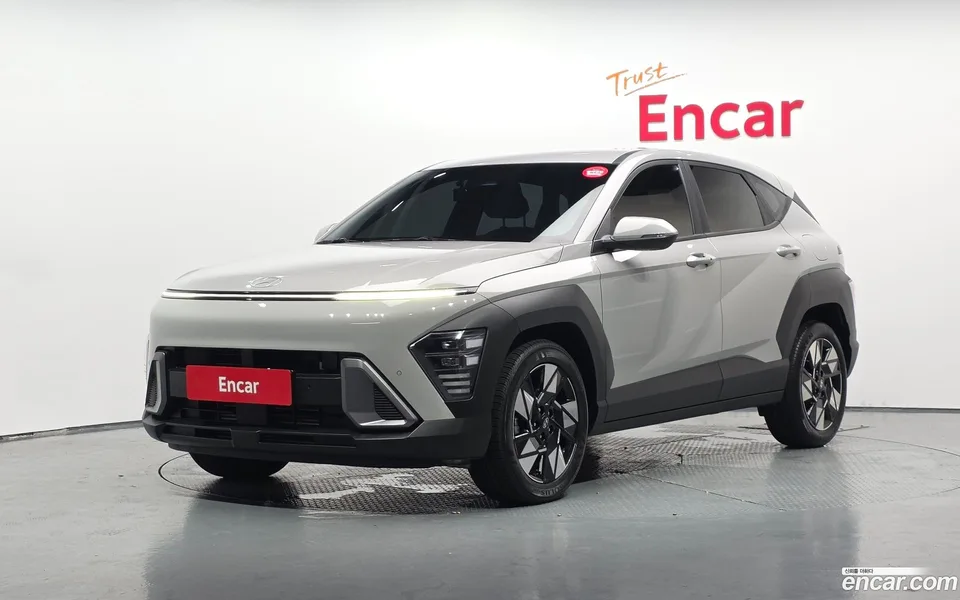 Hyundai Kona 1.6 2WD 2023 — photo 1, buy with delivery to Moscow