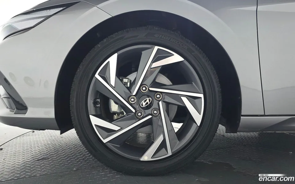 Hyundai Avante CN7 Hybrid 2025 — thumbnail 2