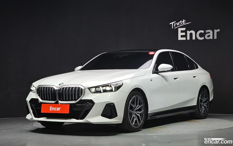 BMW 5 Series 520i M 2025 — photo 1, buy with delivery to Moscow