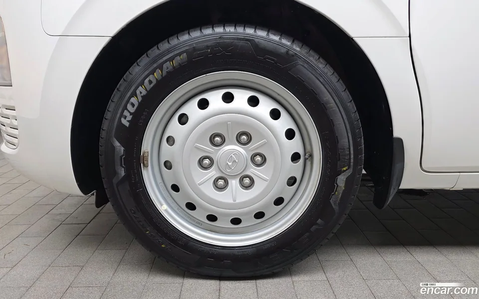 Hyundai Staria 3 2022 — thumbnail 2