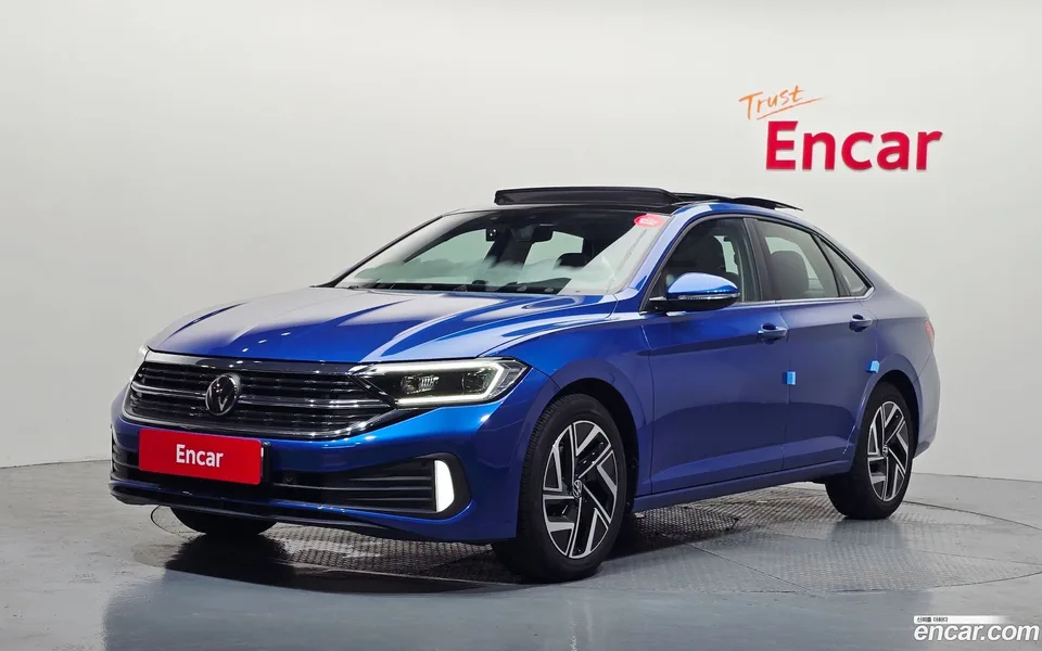 Volkswagen Jetta 1.5 TSI 2023 — photo 1, buy with delivery to Moscow