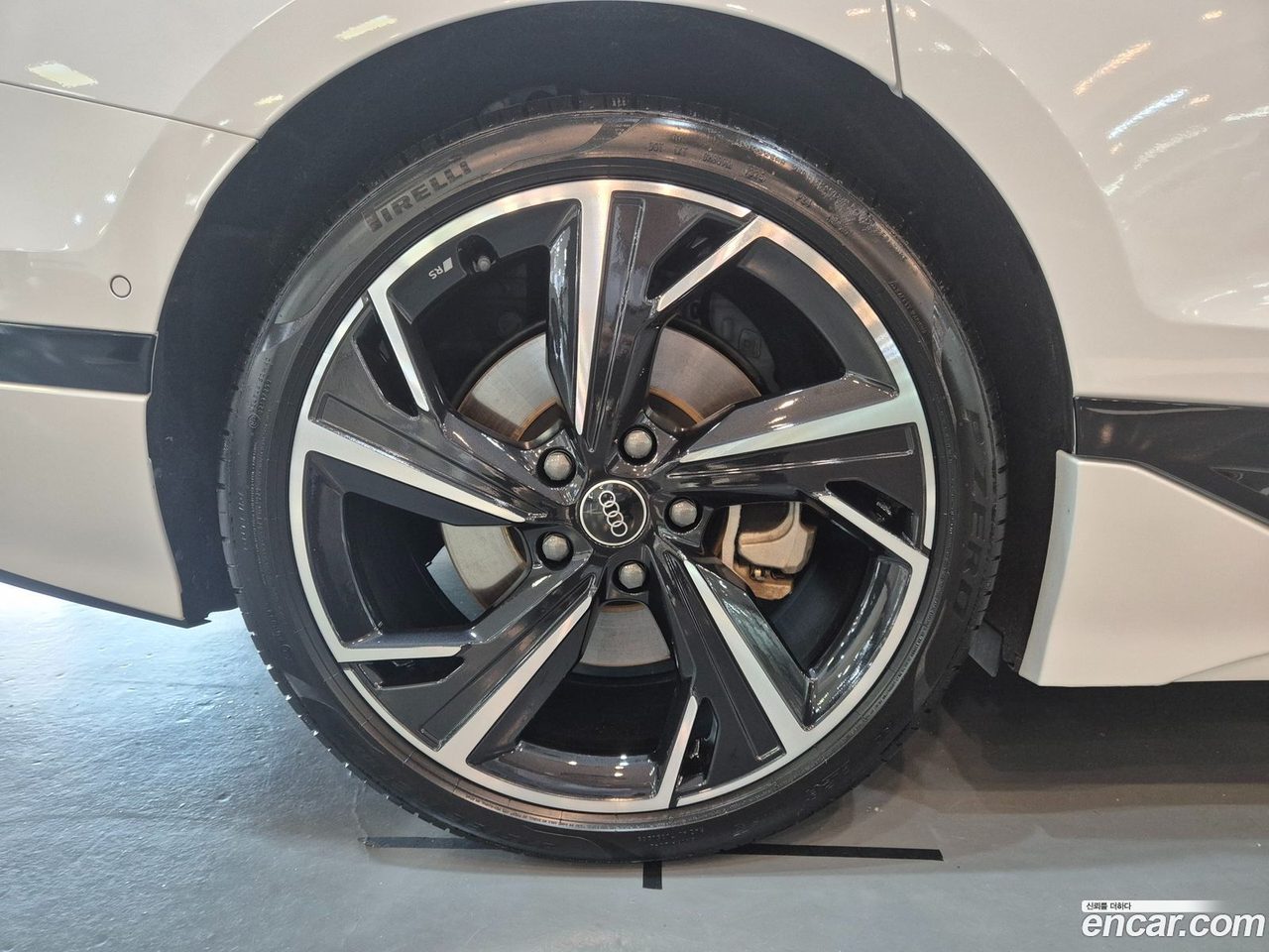 Audi A6 e- 2025 — 5