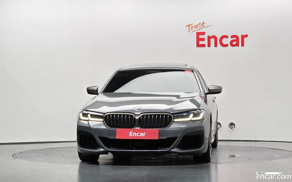 BMW 5 Series M550i xDrive 2022 — thumbnail 3