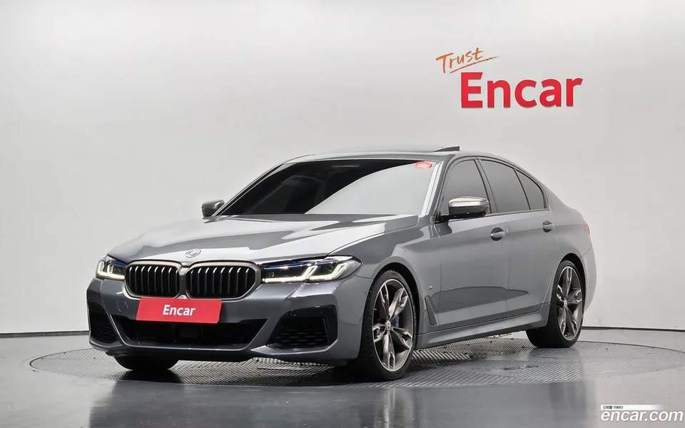 BMW 5 Series M550i xDrive 2022 — photo 1, buy with delivery to Moscow