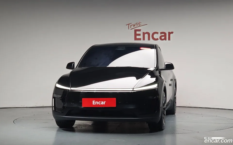 Tesla Model Y AWD 2025 — thumbnail 3