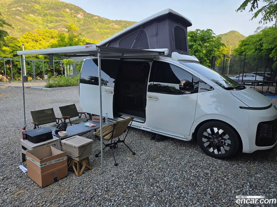 Hyundai Staria 4WD 2022 — photo 1, buy with delivery to Moscow