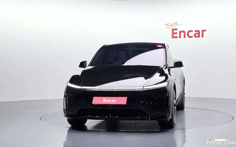 Tesla Model Y RWD 2025 — thumbnail 3