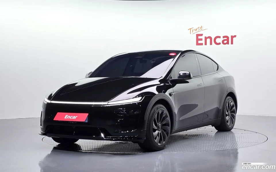 Tesla Model Y RWD 2025 — photo 1, buy with delivery to Moscow