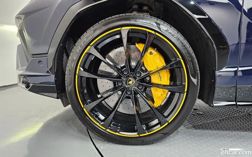 Lamborghini Urus 4.0 V8 S 2023 — thumbnail 2