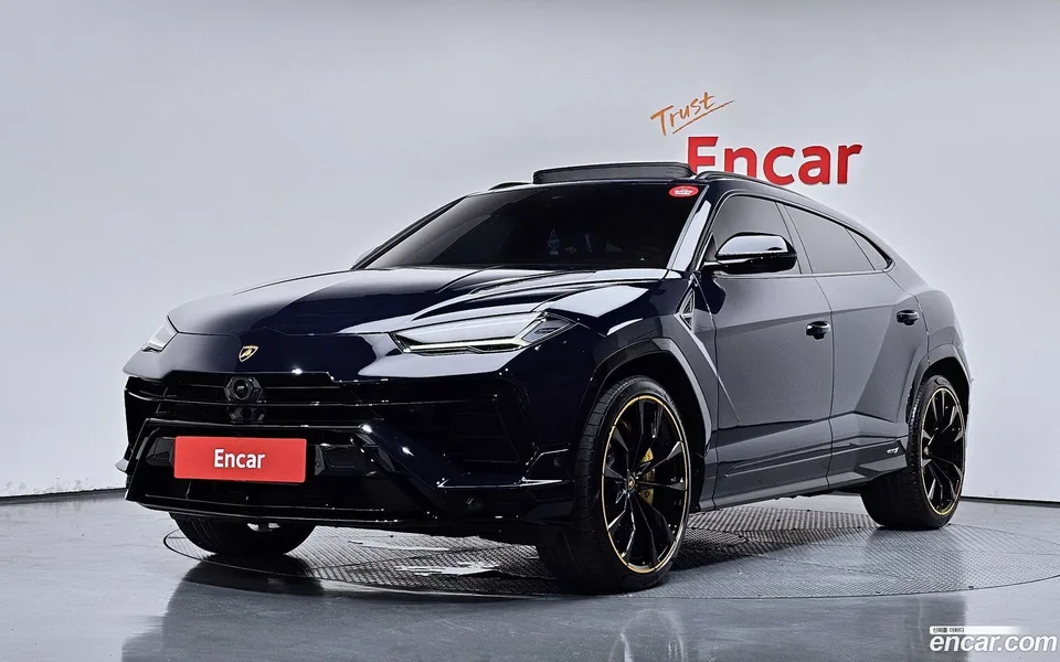 Lamborghini Urus 4.0 V8 S 2023 — photo 1, buy with delivery to Moscow