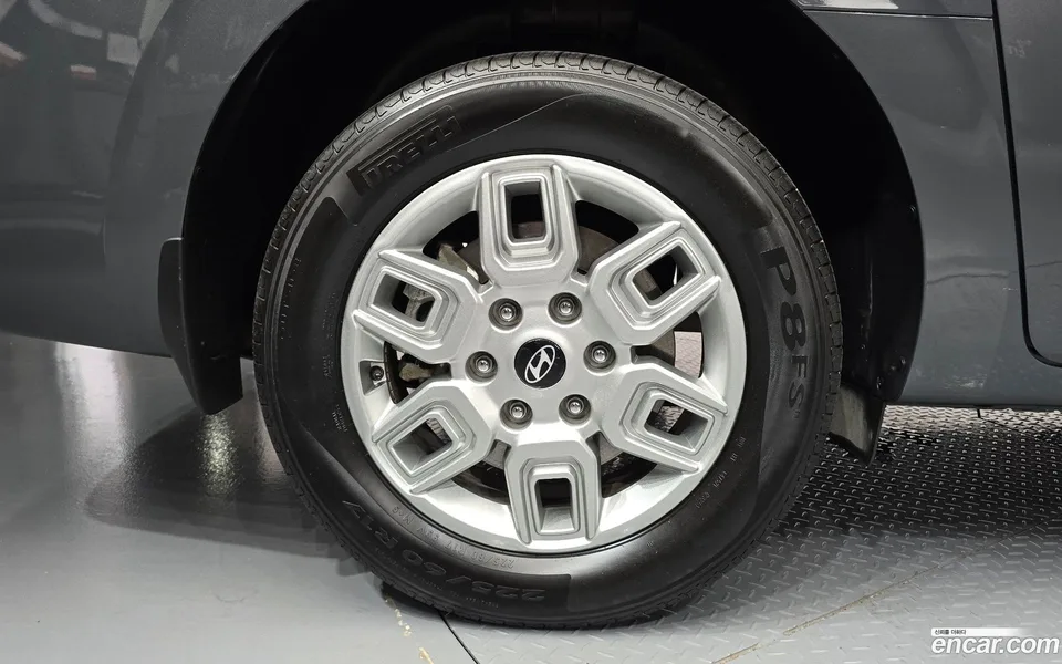 Hyundai Staria 3 2025 — thumbnail 2