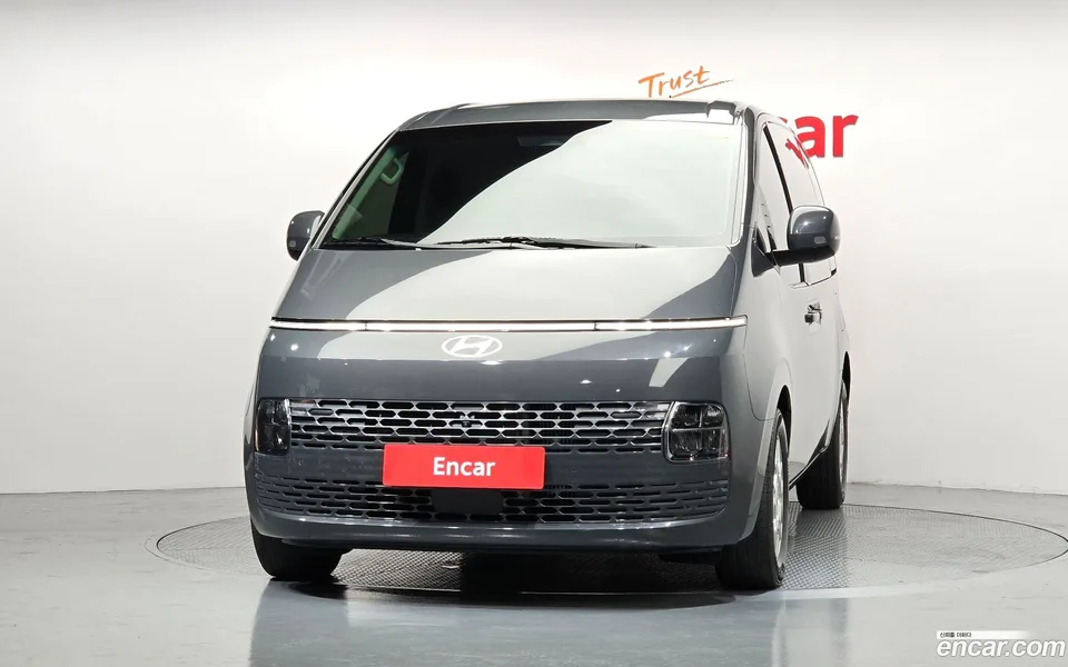 Hyundai Staria 3 2025 — thumbnail 3