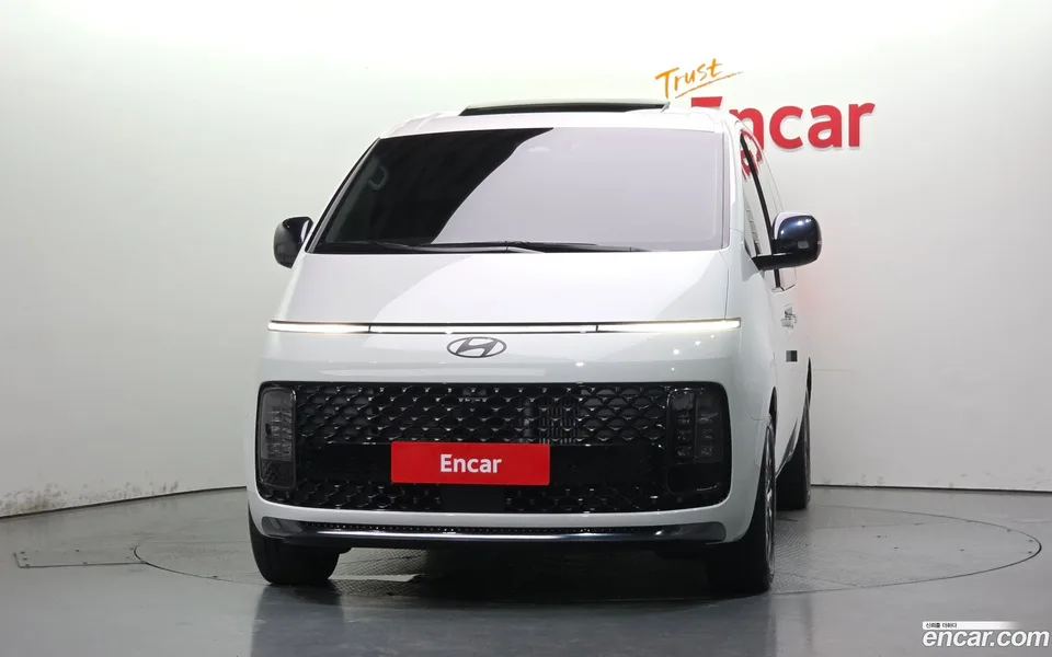 Hyundai Staria HEV 1.6 7 2025 — thumbnail 3