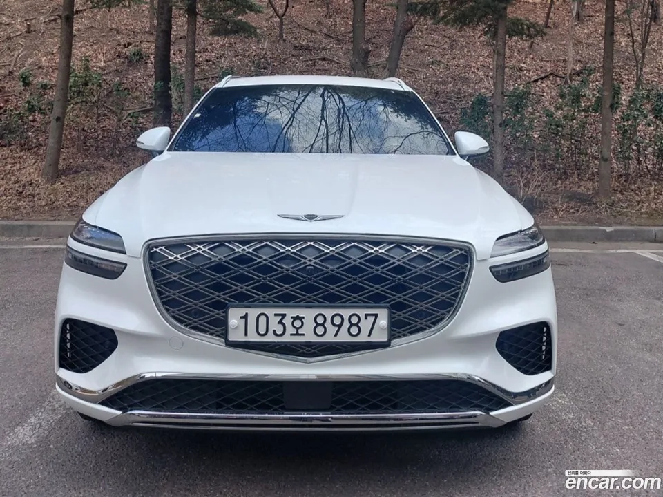 Genesis GV70 2.5T AWD 2026 — photo 1, buy with delivery to Moscow